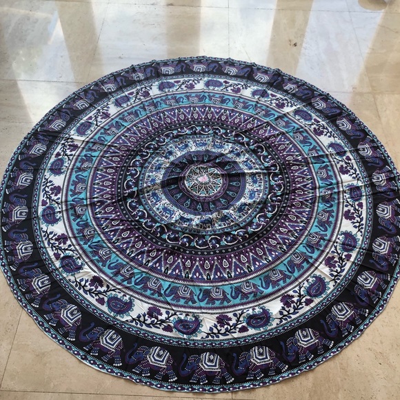 One LEFT  - NWOT Mandala Beach Blankets - Picture 4 of 4